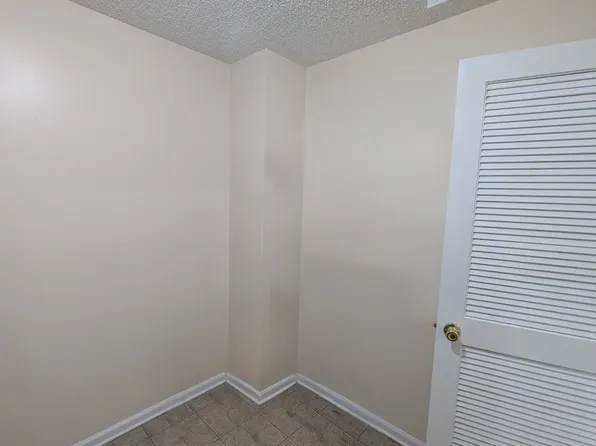 22 Guisborough Way, Edison, NJ 08820