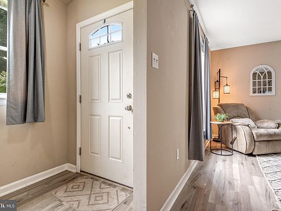 4th image of 538 Creekside Ln