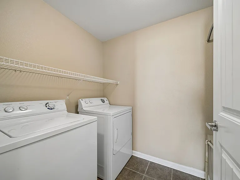 Windscape Apartments — Photo 12