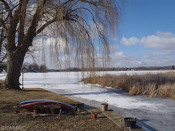 5th image of 2244 Oakwood Dr