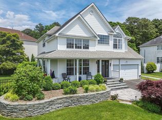 47 Manorview Way, Manorville, NY 11949