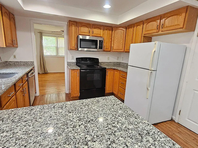 328 Rees Dr — Photo 13