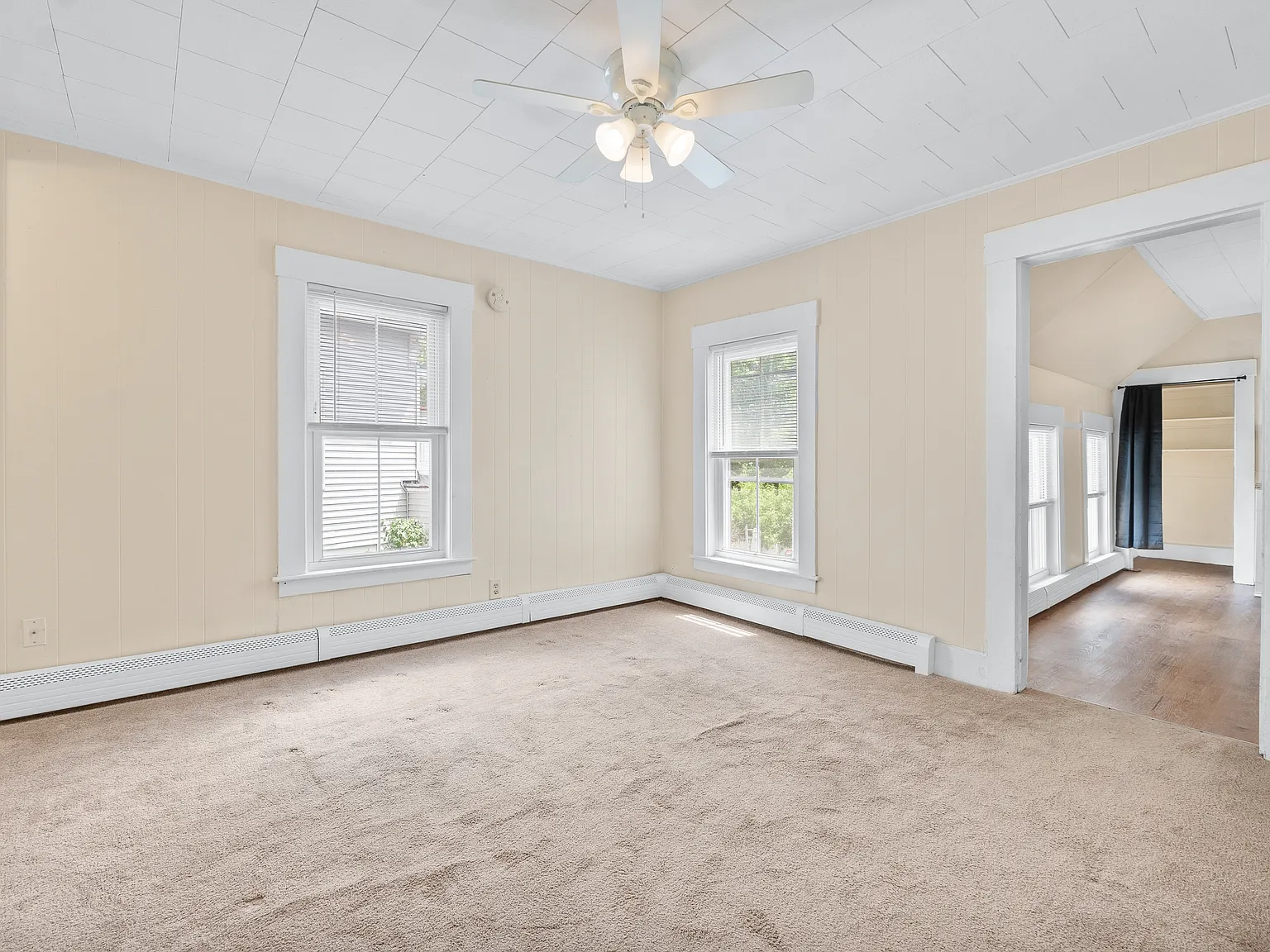 3 bed, 1100 sqft, $2,150 — Photo 3