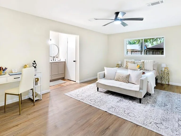 13806 Wickersham Ln — Photo 9