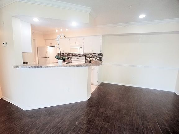 2nd image of 712 Crest Pines Dr APT 326