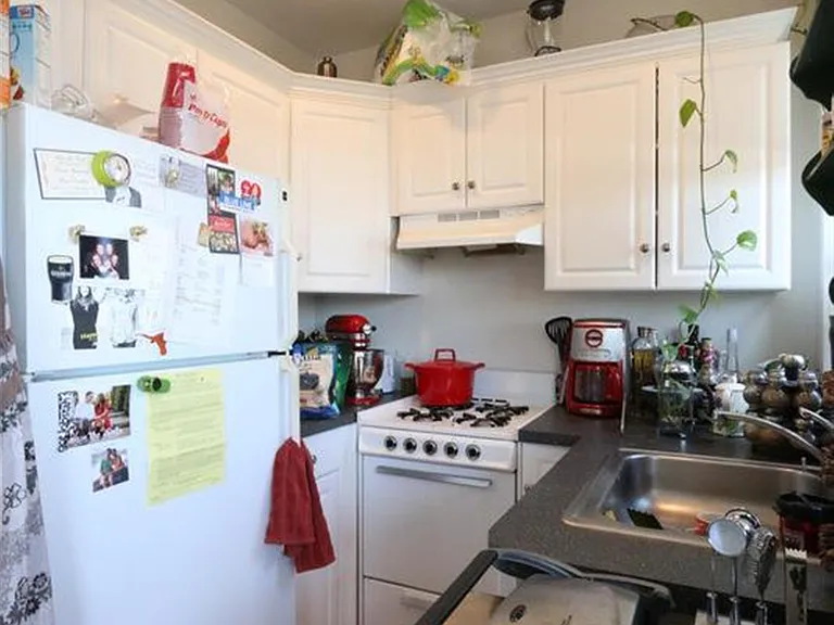 331 Harvard St #7 — Photo 6