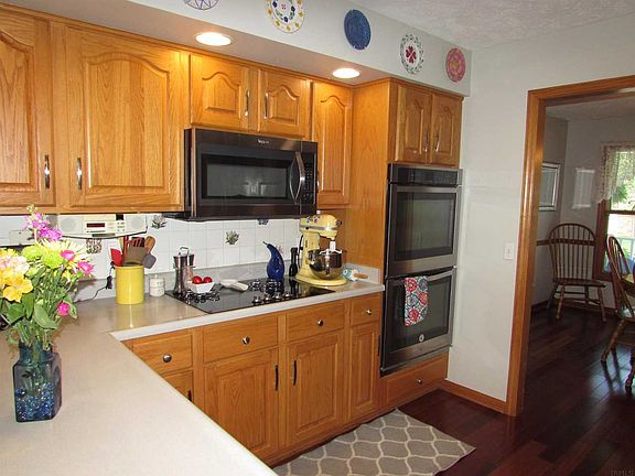 4th image of 1201 Tam O Shanter Dr