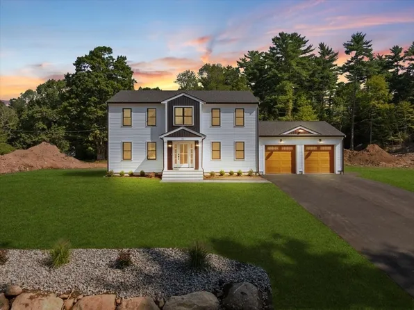 11 Elm Pl, Hanson, MA 02341