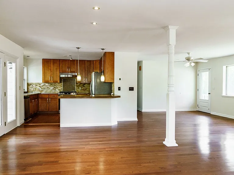 1606 Madrid Ave — Photo 18