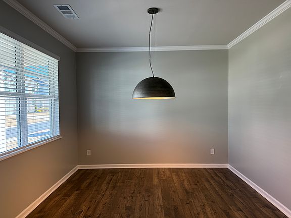 4th image of 151 White Cedar Dr