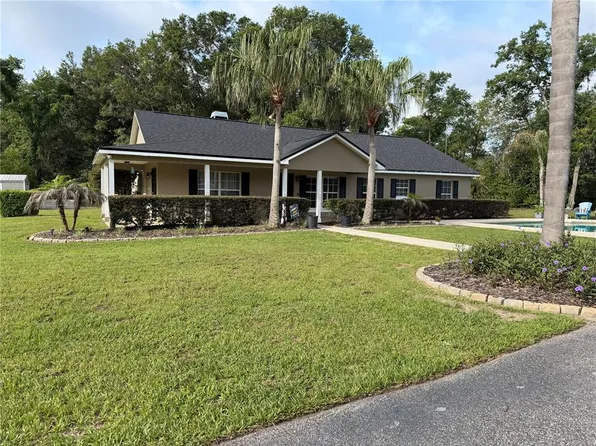 22000 Winterwillow Ln, Eustis, FL 32736