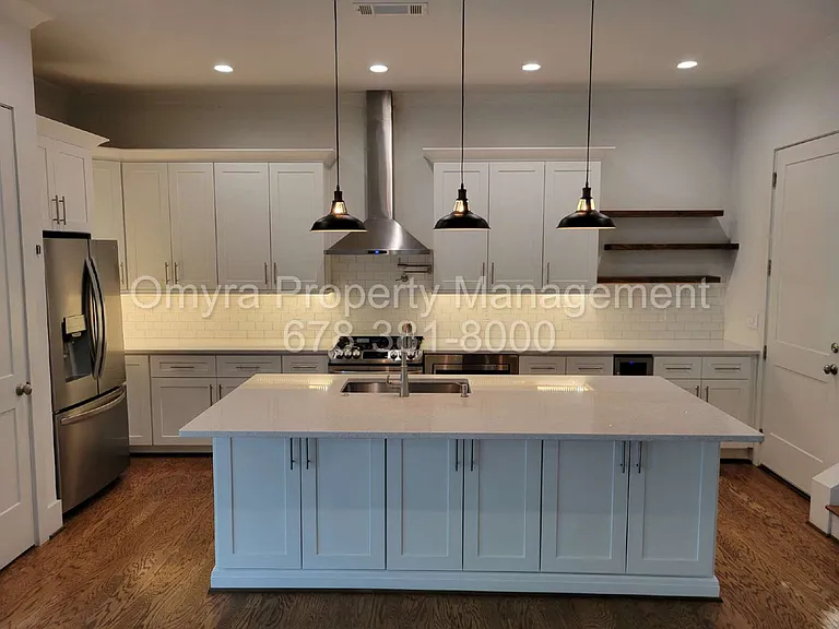 712 Glenwood Ave SE #B — Photo 2