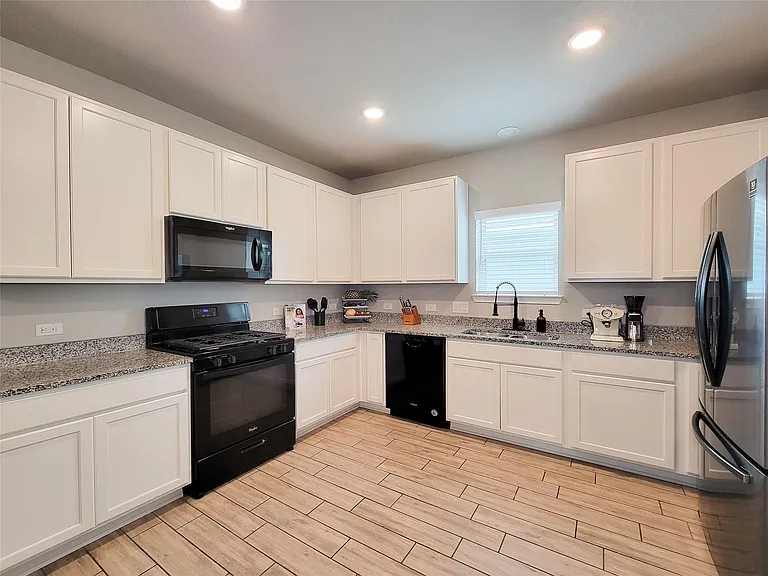 24802 Winema Woods Ln — Photo 13