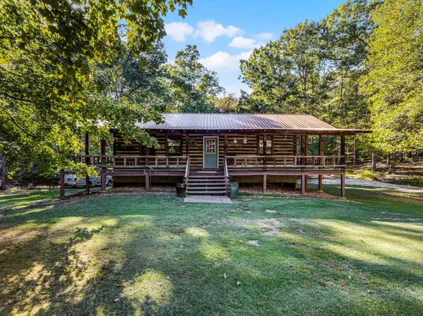 450 Pinson Ln, Big Sandy, TN 38221