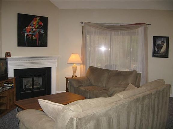 3rd image of 125 Riverrun Dr