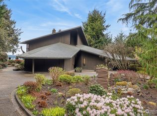 19427 Edgecliff Dr SW, Normandy Park, WA 98166