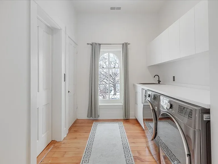 503 S State St — Photo 36