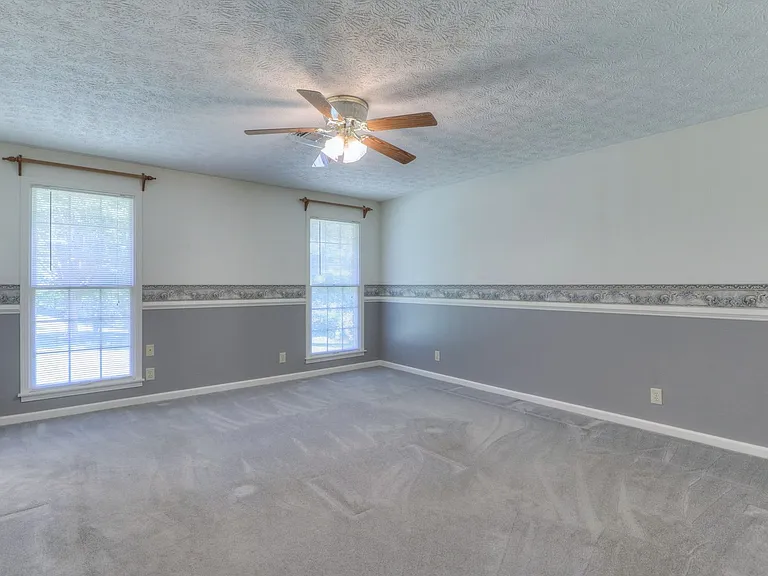 2303 Friendship Dr — Photo 19
