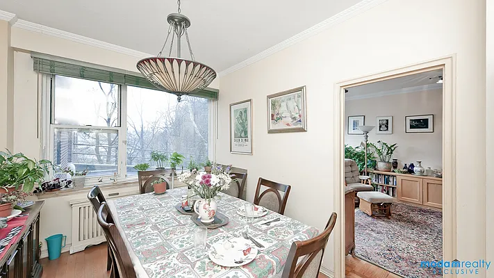 Sold by Moda Realty | media 1