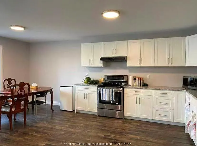 8 bed, $995 — Photo 2