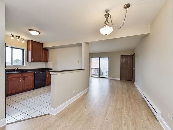 4th image of 1129 Cedar Ln #2B