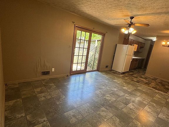 4th image of 400 7th Ave NE
