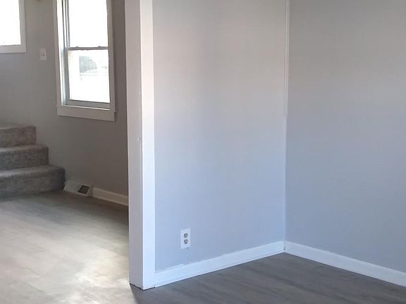 3rd image of 1017 Washington Ave #2