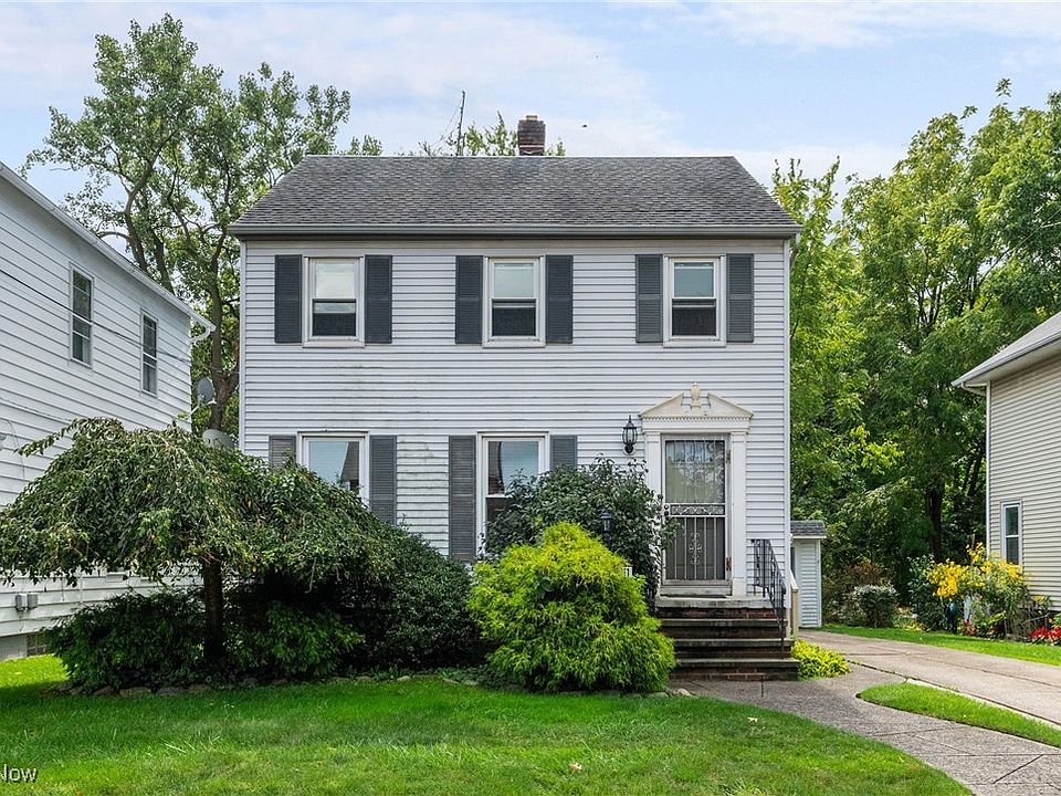 1st image of 17811 Woodbury Ave