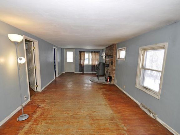 5th image of 52046 Forestbrook Ave