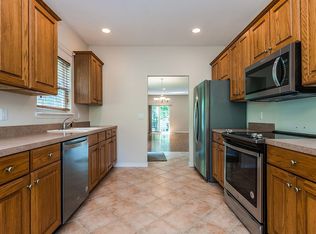 29 Chelsea Dr, Smithtown, NY 11787