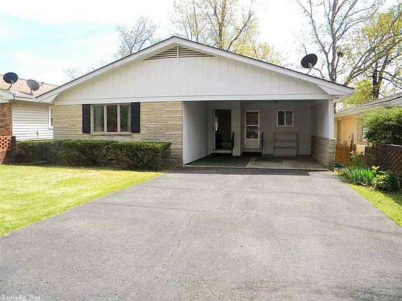 4th image of 1003 N Manor Dr