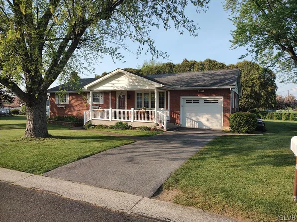 1 Victoria Dr, Allentown, PA 18109