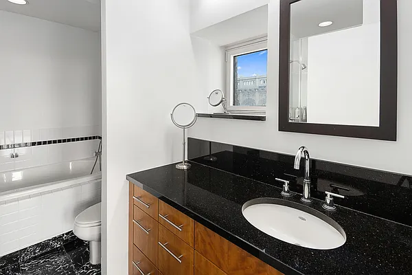 Rented by UbiQ NY | media 16