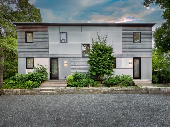 142 Lake St, Tisbury, MA 02568