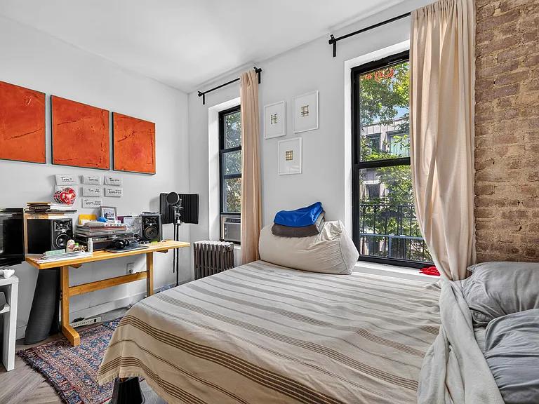 256 Pacific St #11 — Photo 8