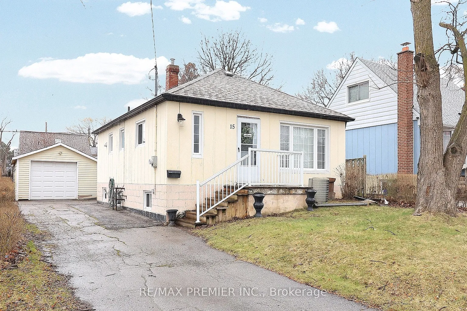15 Boniface Ave photo 1