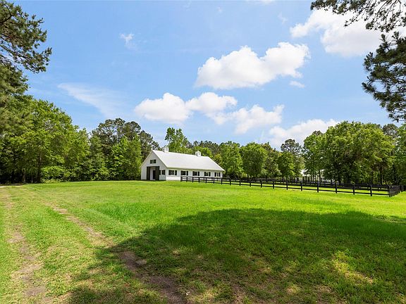 3rd image of 9879 Stubbs Rd