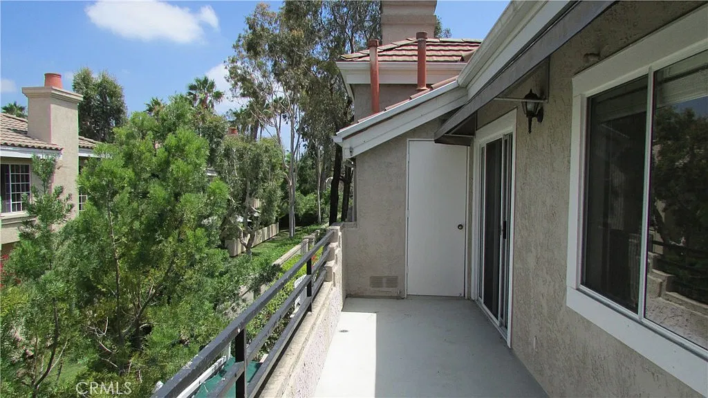 2 bed, 1046 sqft, $3,475 — Photo 2
