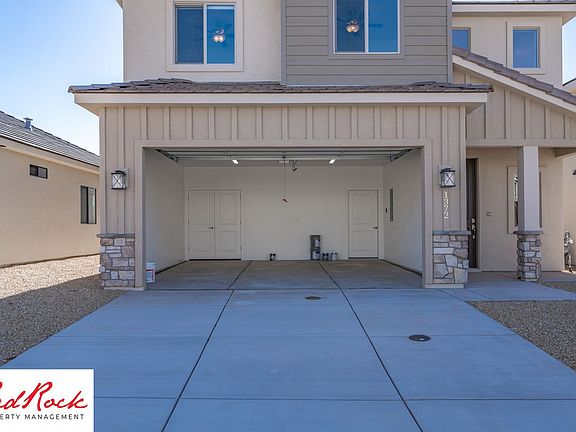 4th image of 1372 E White Hollow Ln