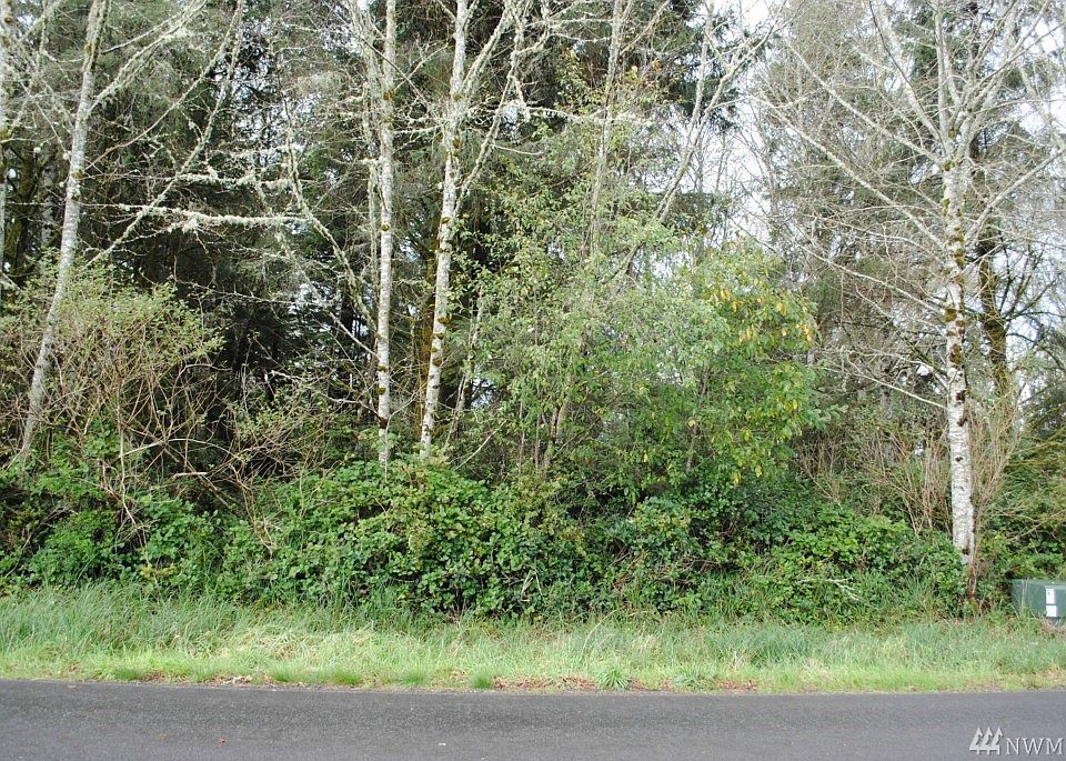 2nd image of 399 Duck Lake Dr SE