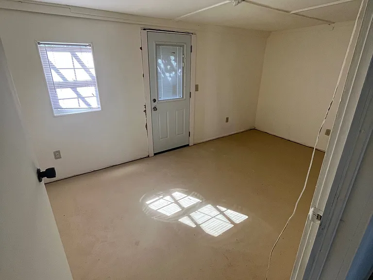 15293 S Colorado Ave — Photo 8