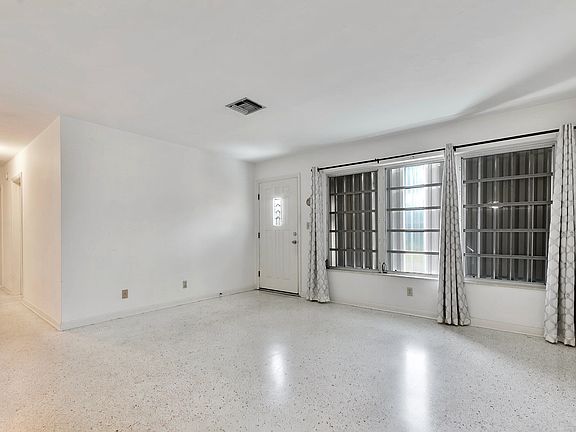 5th image of 541 Ebbtide Drive
