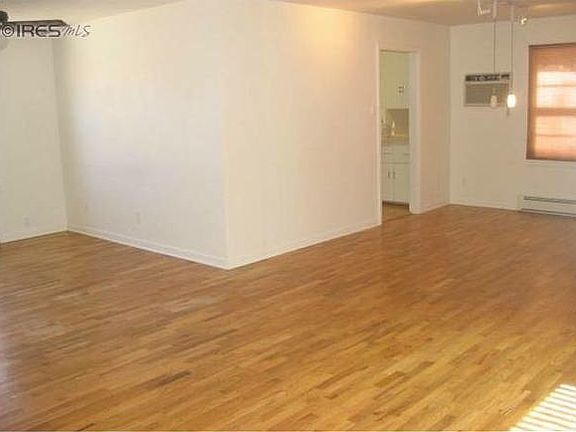 Living room/dining room