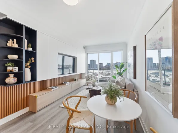 8 Water Walk Dr #707, Markham, ON L3R 6L4