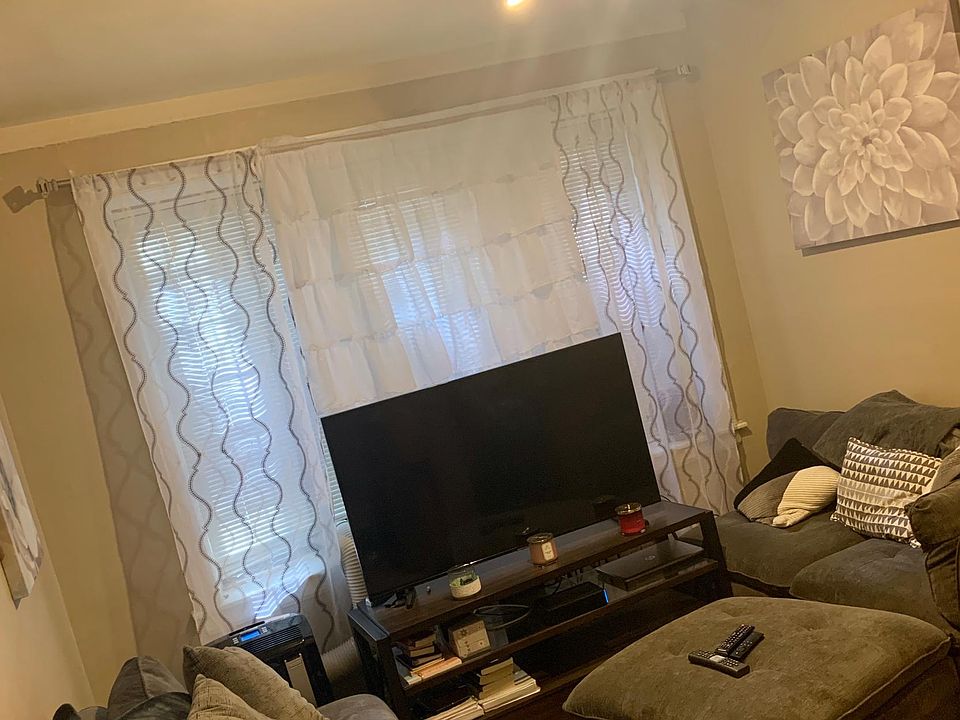 2nd image of 537 W Deming Pl APT 110
