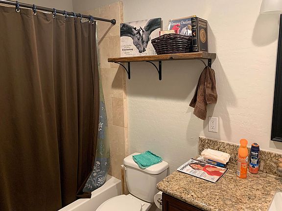 4th image of 1233 Equestrian Dr