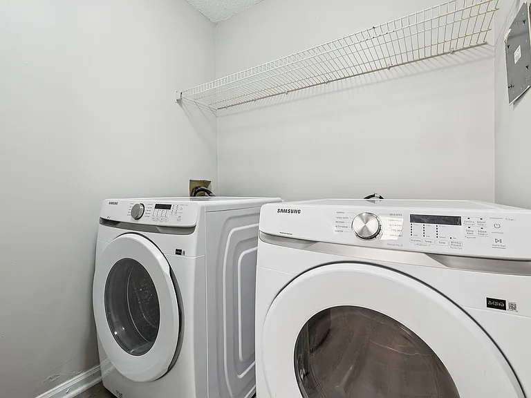 Full-sized Laundry