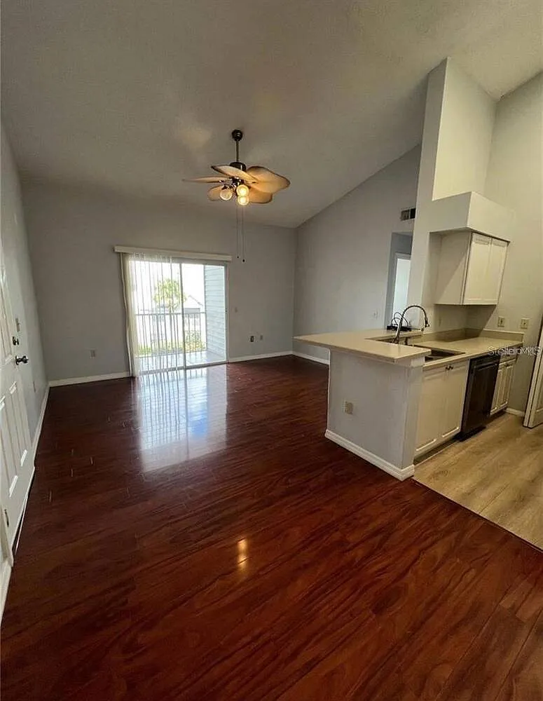 1 bed, 1.0 bath, 733 sqft, $1,500 — Photo 4