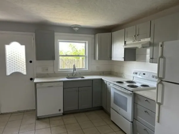 40 Tudor St #1 — Photo 5