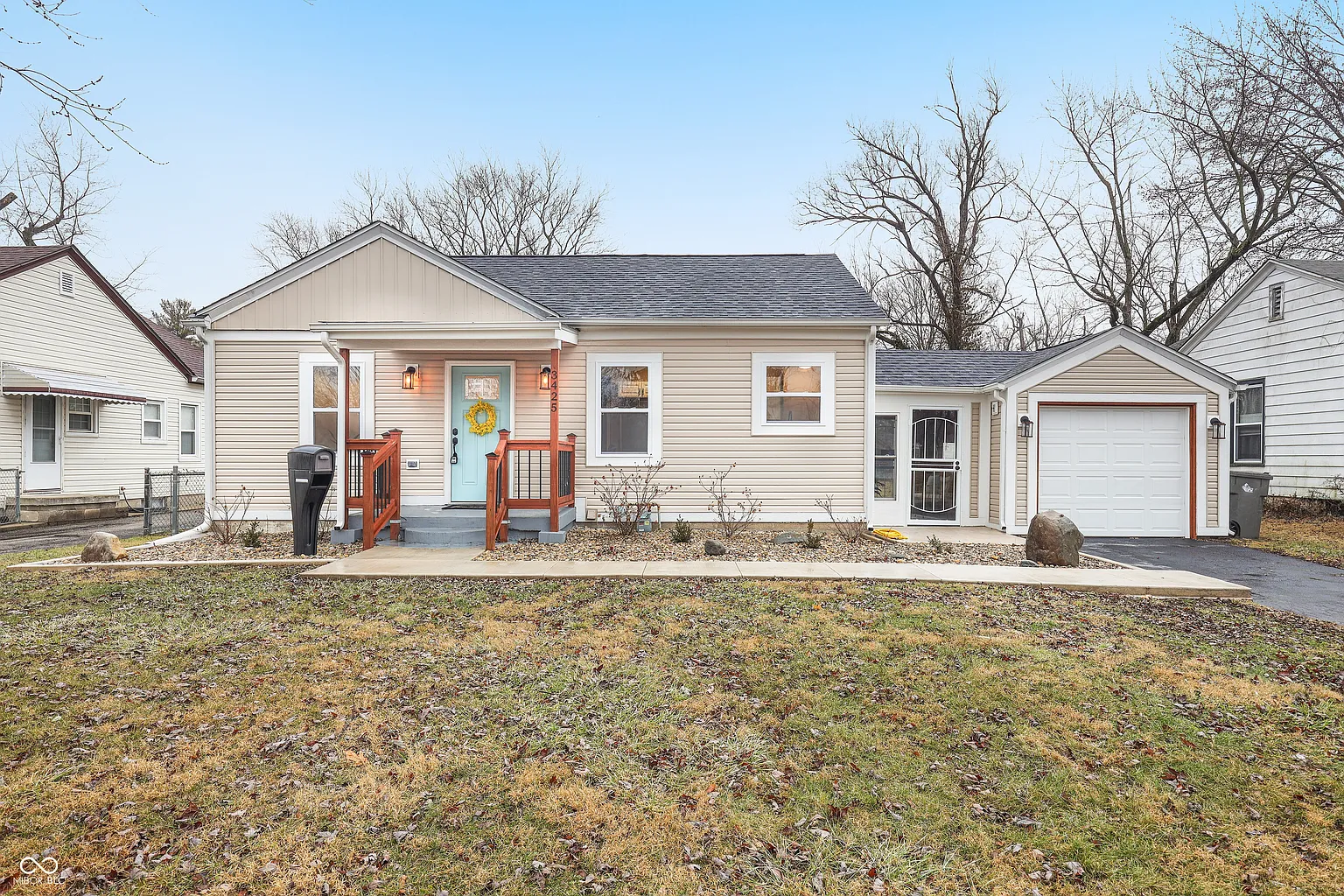 3425 N Gale St photo 1